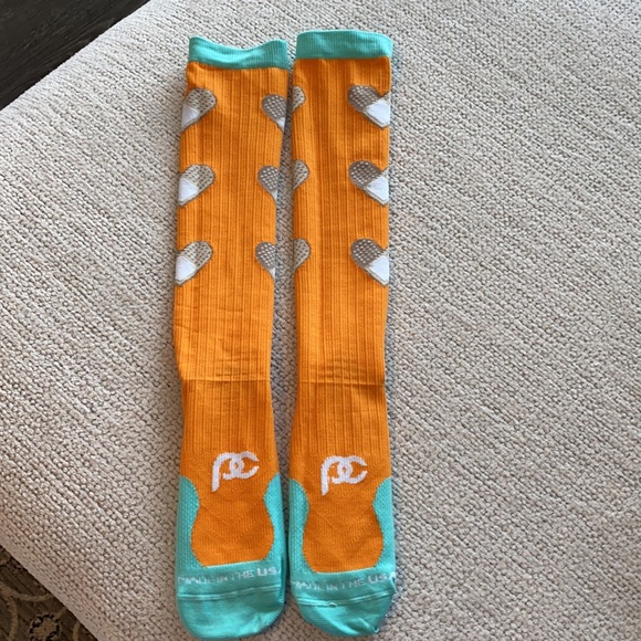 Pro Compression Socks - Picture 4 of 5